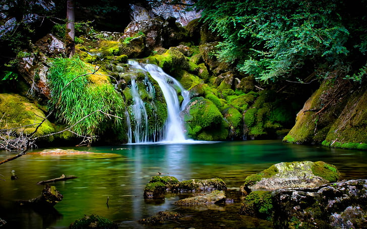 beautiful-pictures-nature-waterfall-wallpaper-preview